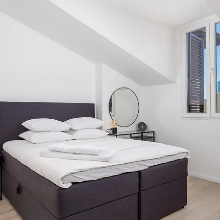 Pearl, Center Apartman