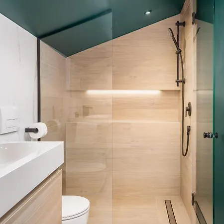 Pearl, Center Apartman *
