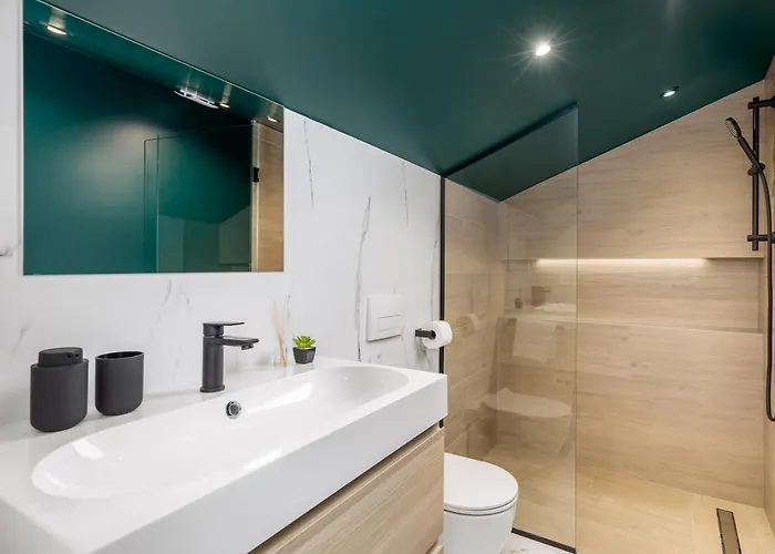 Pearl, Center Apartman