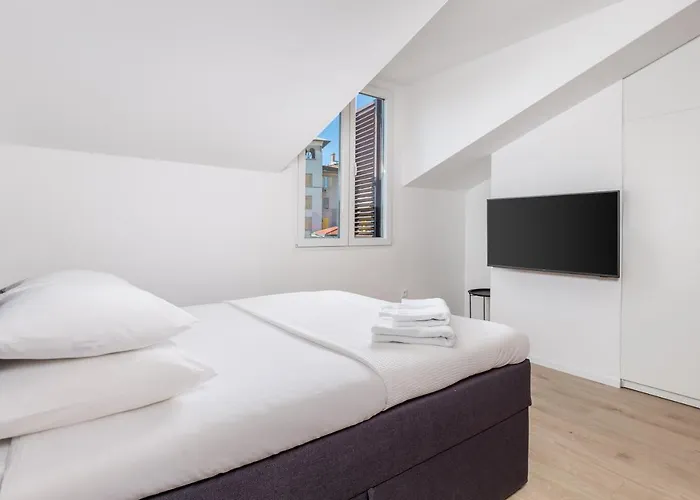 Pearl, Center * Abbázia