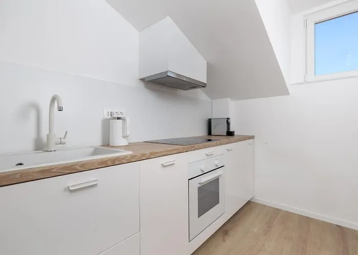 Pearl, Center Apartman