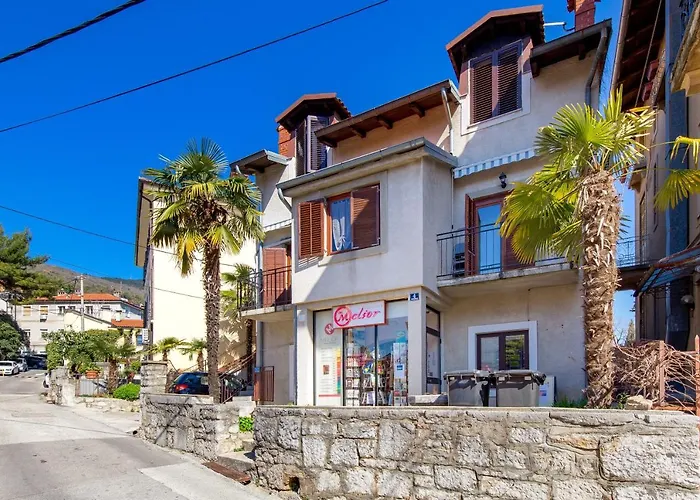 Apartman Pearl, Center